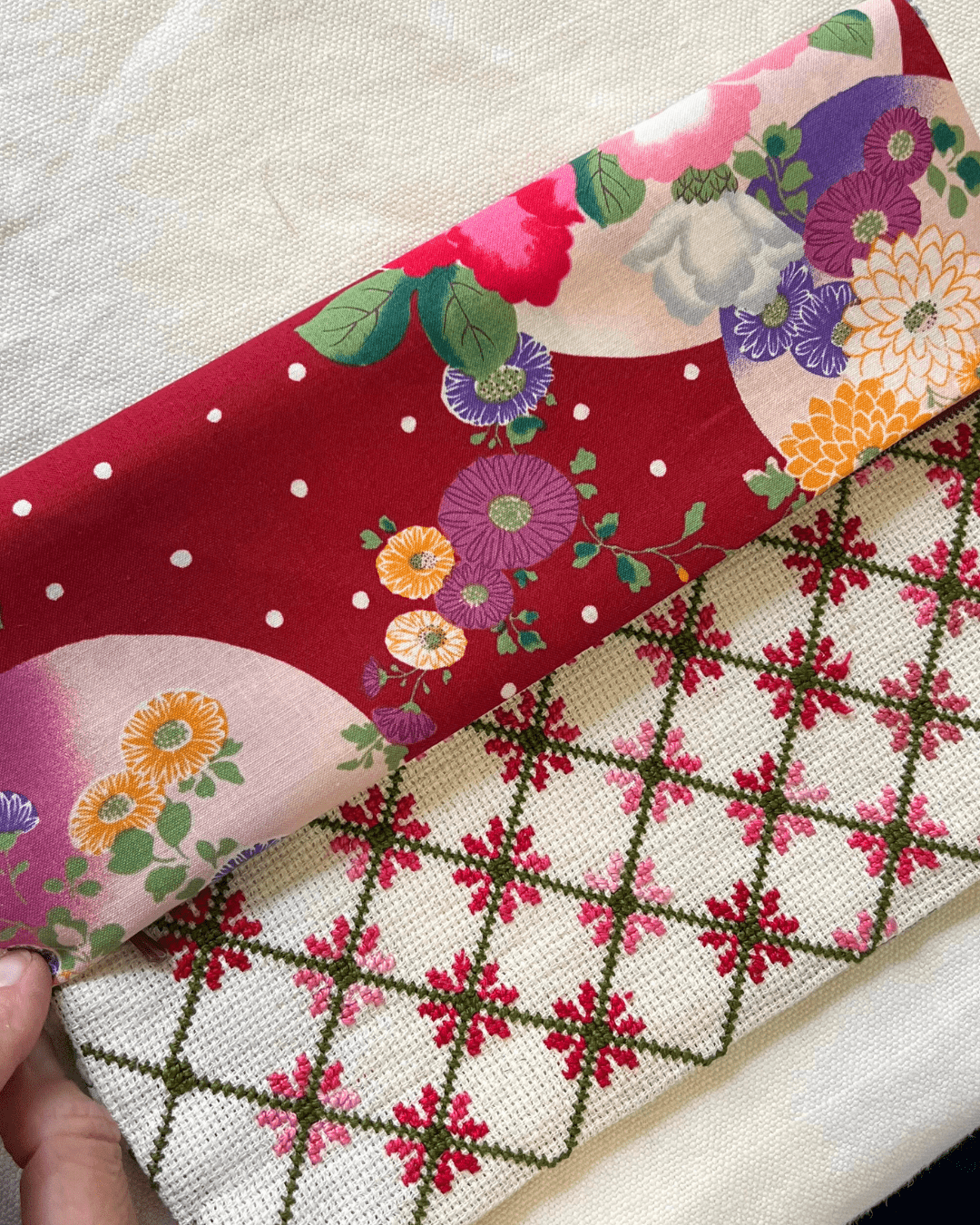 Bolso de mano bordado DIY con hilos incluidos, color granate con topos